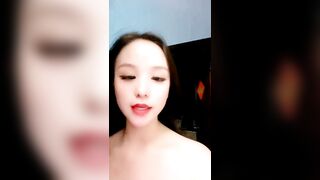 哇，好性感，好骚 粉嫩蜜桃穴林仙儿~眼大B美 颜值也挺不错的哦~等哥哥来操BB爱爱狂欢