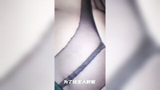 戴着鸡吧锁绿王八 让伪娘主人操媳妇 主人不光奶子大 鸡吧也大 心碎与羞耻的快感并驾齐驱 看的小鸡鸡在锁里射了