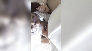 眼镜漂亮美女 cos学生制服 被大鸡吧无套输出 奶大鲍鱼肥 最后拔枪怒射一脸