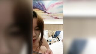 豪乳美少女！用大奶子乳交！情侣开房操逼，抓起来屌吸吮，扶着肥臀后入，骑乘位两个奶子直晃