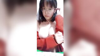 把高二学妹撩拨的身体发 按耐不住的骚，学习都无心了，骚性大发