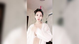 极品丰乳肥臀 穿着性感迷人紫砂内衣~钢管热舞表情极致挑逗诱惑