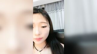 纯欲系极品美少女！甜美又淫骚！性感情趣装吊带丝袜，跳蛋假屌齐上场，搞得小穴湿湿特写视角