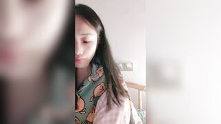 七彩主播【冷清秋9】 极品身材，诱人挺拔双奶，粉嫩多毛淫穴~骚弄舞姿