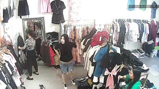 【稀缺摄像头】黑客破解美女如云服装店监控多角度偷拍美女换衣服貌似刚隆完胸的美女奶子真大