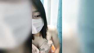 重磅 ，顶级绿播【茜宝】360°无死角大美女 自慰尿尿，粉嫩逼逼被抽插得皱眉头，看尿液怎么喷出来6