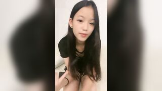 露脸，学生妹，【小狐狸妲己】，暑假的生活挺丰富，标准的少女胴体，约粉丝啪啪，嫩穴被插得有些痛1