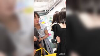 跟随偷窥跟闺蜜逛街的眼镜黑丝美眉 两人一起抄了 妹子貌似无内黑丝 太闷骚了