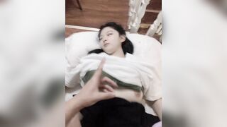 校园初识一小女Lisa，干净无瑕，好纯洁的容貌，肉嘟嘟的玉体，和她爱爱简直是鱼水之欢，好美好呀！