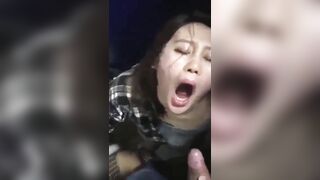 高颜值美女酒吧被人灌醉带到厕所吃鸡 喝尿都骚到骨子里了 还问她爽不爽 最后后入啪啪 估计是吃了药