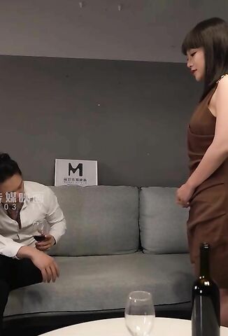 猫爪影像 MMZ-040 上司的淫念宰制 想升职？听说你老婆很漂亮 