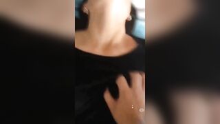 熟女妈妈 你老这样不行 感觉没到位 猴急儿子妈妈衣服没脱就插入 插几下就软掉了 心里压力大 只能边抠边口